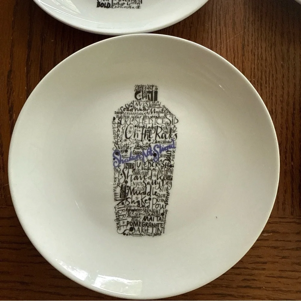 Crate&Barrel White Cocktail Graphic Plate Set